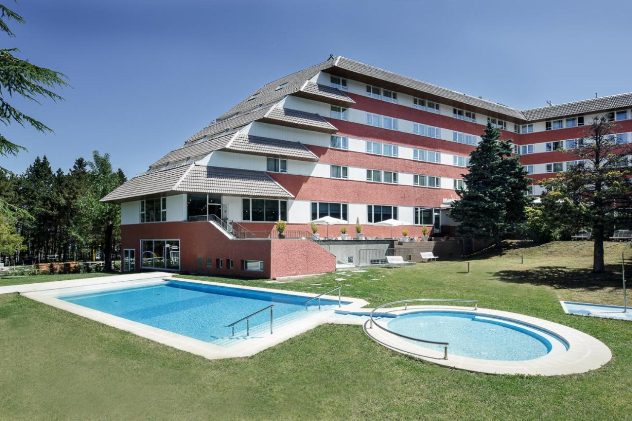 Alp Hotel Masella Exterior photo
