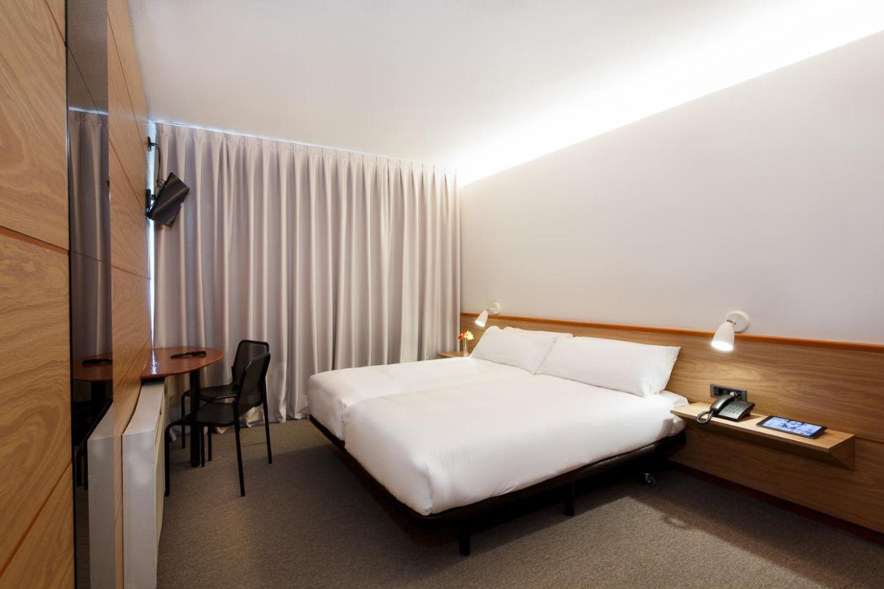 Alp Hotel Masella Exterior photo
