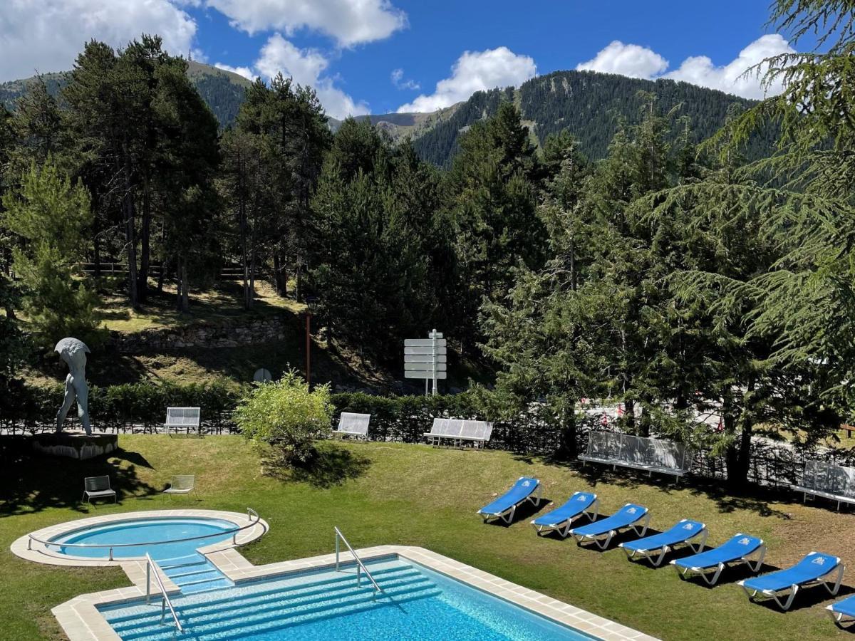 Alp Hotel Masella Exterior photo