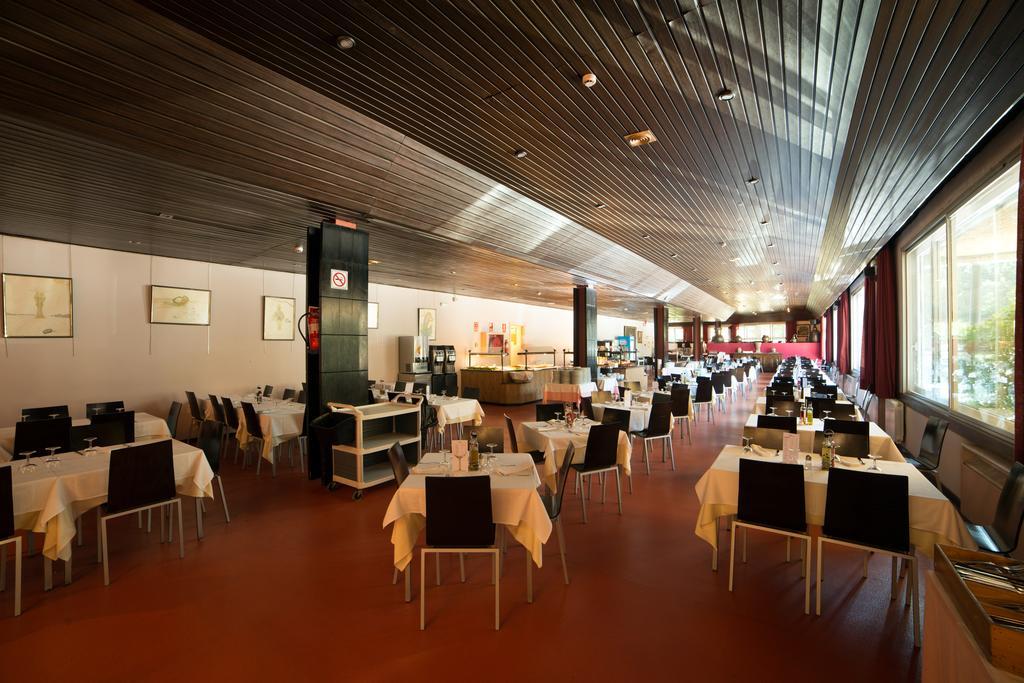 Alp Hotel Masella Exterior photo