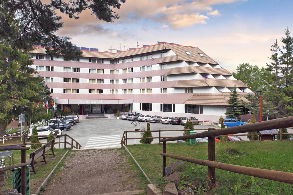 Alp Hotel Masella Exterior photo