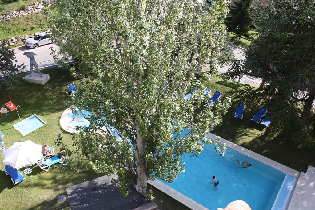 Alp Hotel Masella Exterior photo