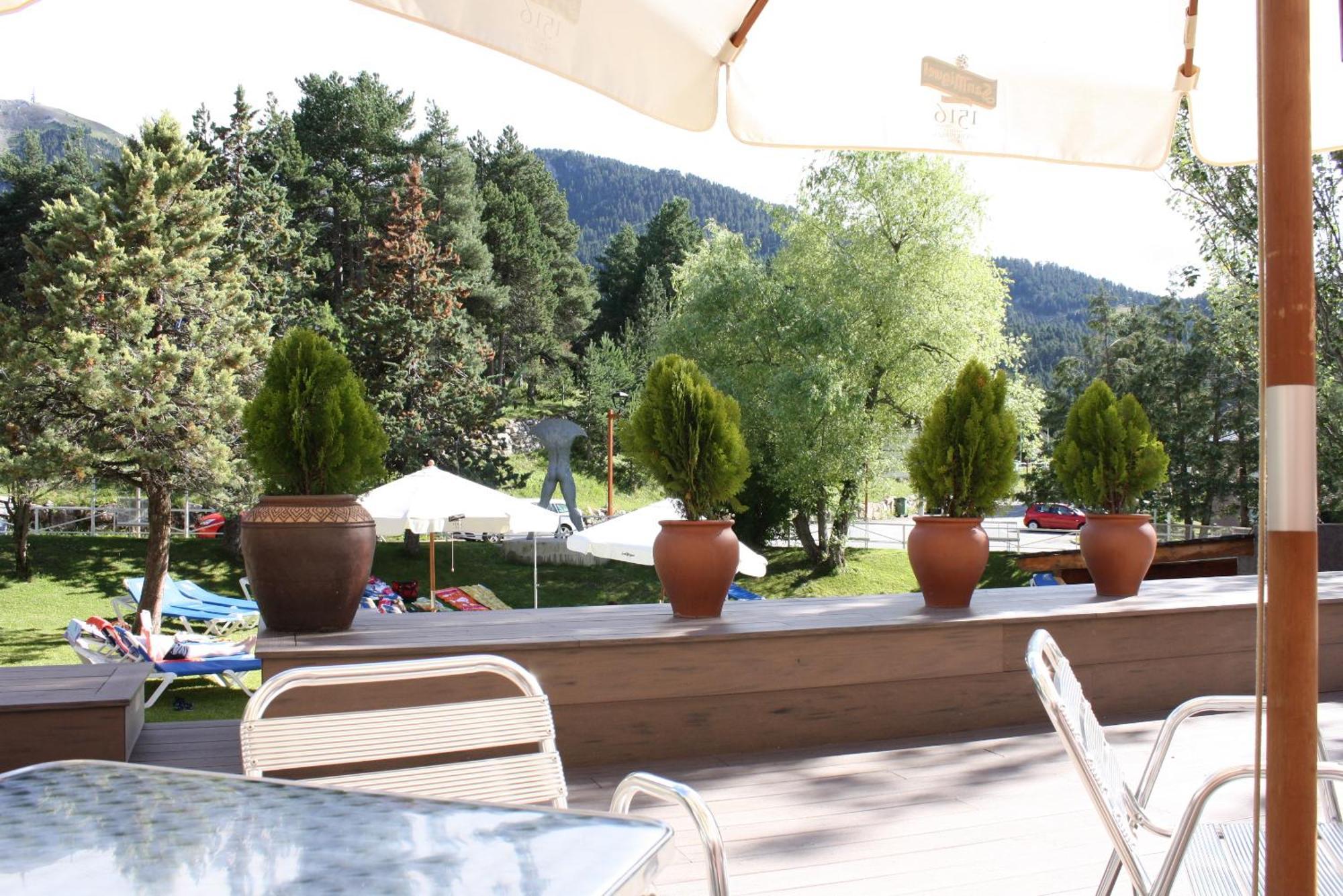 Alp Hotel Masella Exterior photo
